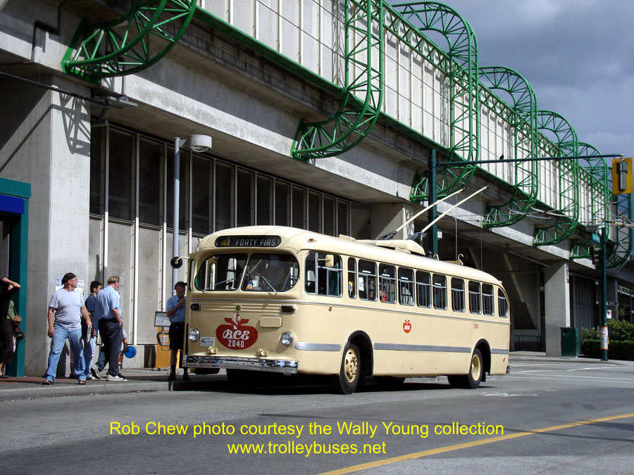 can_m_van_ftbrill_2040_joycestation_20070819_robchewwy.jpg
