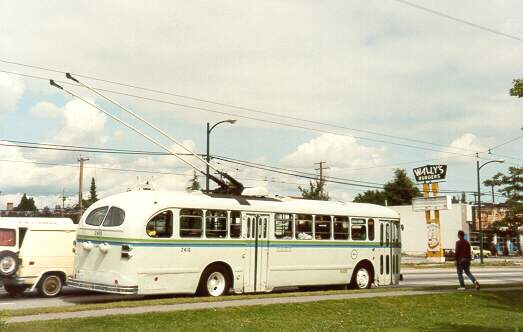 can_m_van_ftbrill_2416_04_wy.jpg