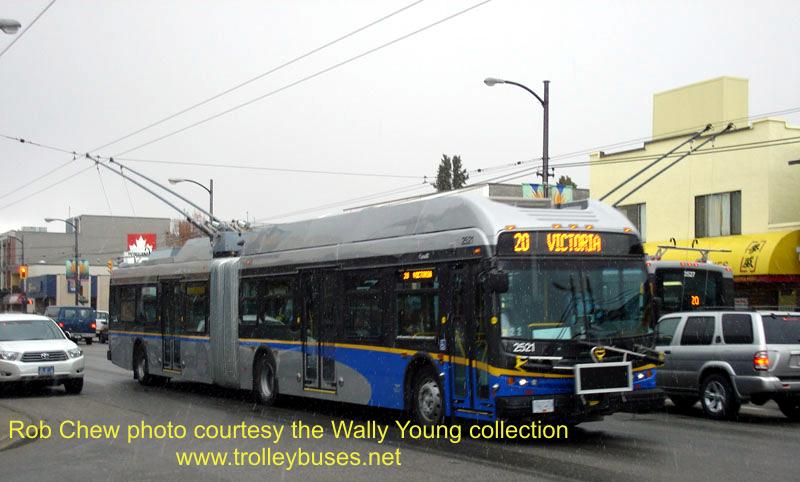 can_m_van_newflyer_2521_victoria49thsnowfall_20080421_rchew.jpg